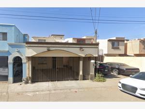 Casa en Gran Hacienda, Mexicali, Baja California