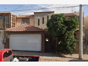 Casa en Hacienda del Río, Mexicali, Baja California
