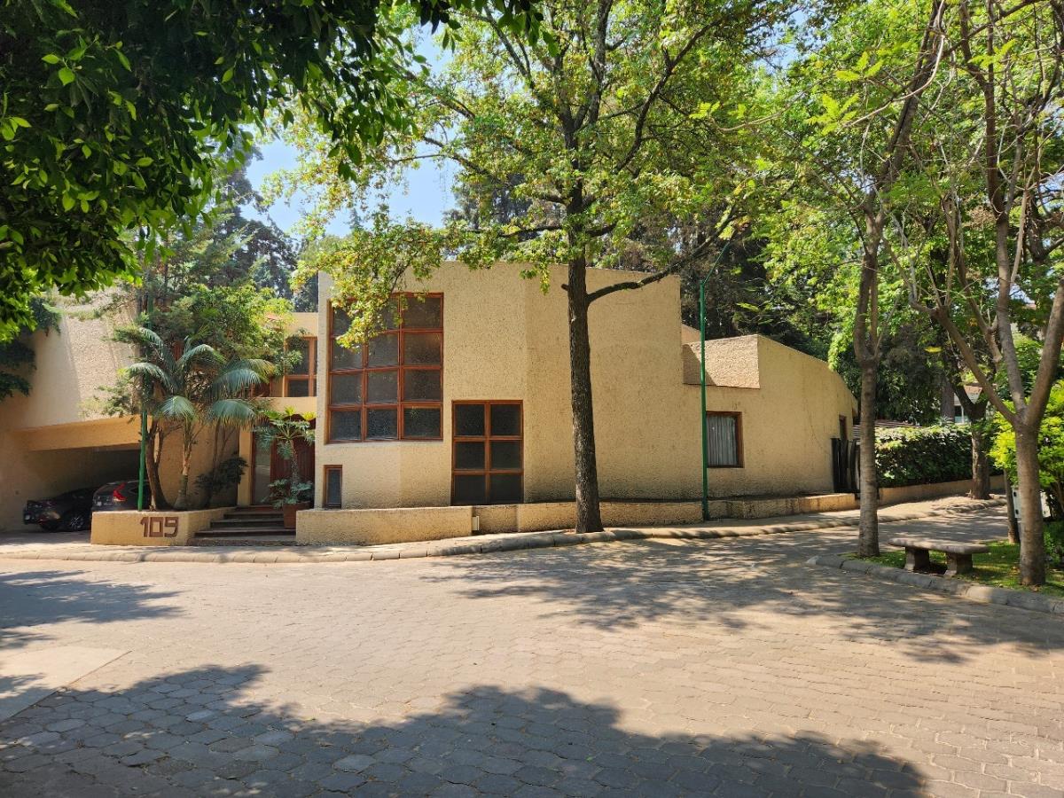 Casa en venta en Parque Nacional Bosque del Pedregal, Tlalpan — foto 1 de 38
