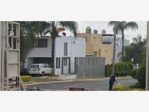 Casa en venta en Quintanova Residencial, San Pedro Tlaquepaque — foto 2 de 4