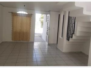 Casa en venta en Jardines Del Edén, Tlajomulco de Zúñiga — foto 2 de 15