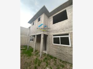 Casa en venta en Santa Cruz Cuauhtenco, Zinacantepec, México