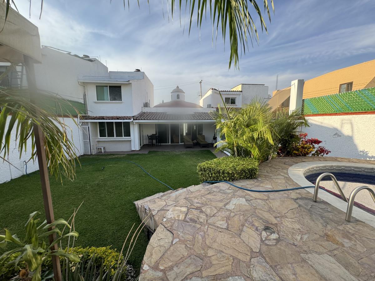Casa en venta en Vista Hermosa, Cuernavaca — foto 1 de 34