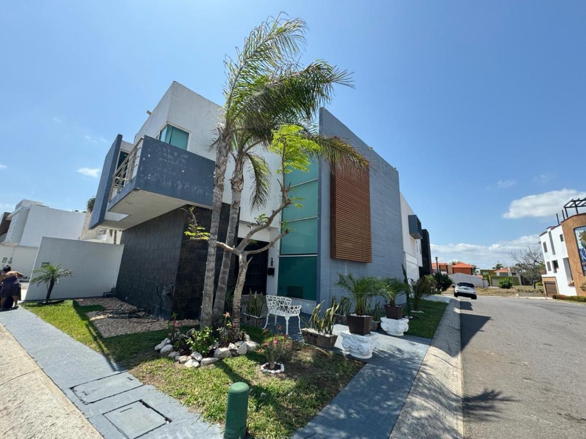 Casa en venta en Las Lomas Residencial, Alvarado — foto 1 de 20