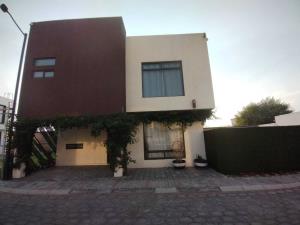 Casa en venta en Capulhuac de Mirafuentes Centro, Capulhuac — foto 2 de 15