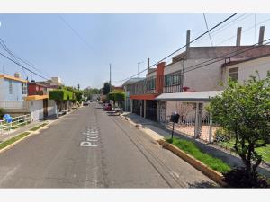Casa en Valle de Santa Mónica, Tlalnepantla de Baz, México
