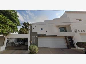 Casa en venta en Renaceres, Apodaca — foto 2 de 11