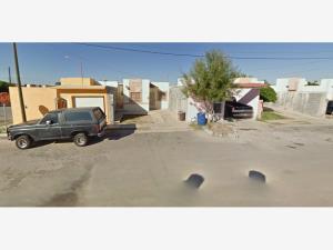 Casa en venta en Villas de San Miguel, Nuevo Laredo — foto 2 de 10