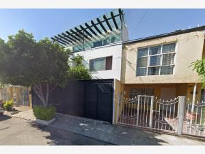 Casa en Jardines Alcalde, Guadalajara, Jalisco