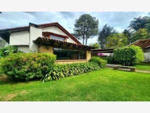 Casa en venta en Avandaro, Valle de Bravo — foto 2 de 4