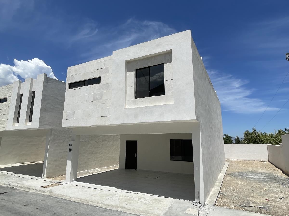 Casa en venta en Lomas de Lourdes, Saltillo — foto 1 de 31