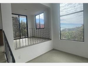 Casa en venta en Lomas de Tetela, Cuernavaca, Morelos Casa en venta en Lomas de Tetela, Cuernavaca, Morelos