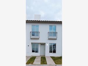 Casa en Villas de Santiago, Querétaro, Querétaro