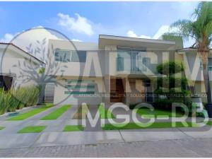 Casa en venta en Jardín Real, Zapopan — foto 2 de 53