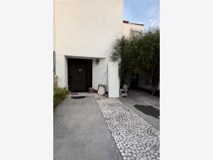 Casa en venta y renta en Los Virreyes, Querétaro, Querétaro