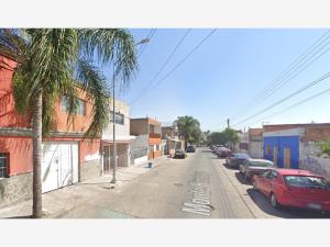 Casa en Postes Cuates (Federalismo), Guadalajara, Jalisco