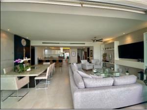 Departamento en venta en Valle Real, Zapopan — foto 2 de 9