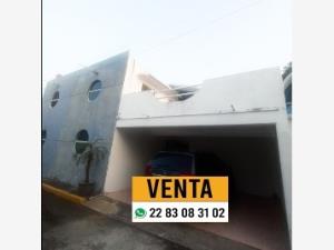Casa en venta en Luis Echeverria Álvarez, Boca del Río, Veracruz de Ignacio de la Llave Casa en venta en Luis Echeverria Álvarez, Boca del Río, Veracruz de Ignacio de la Llave