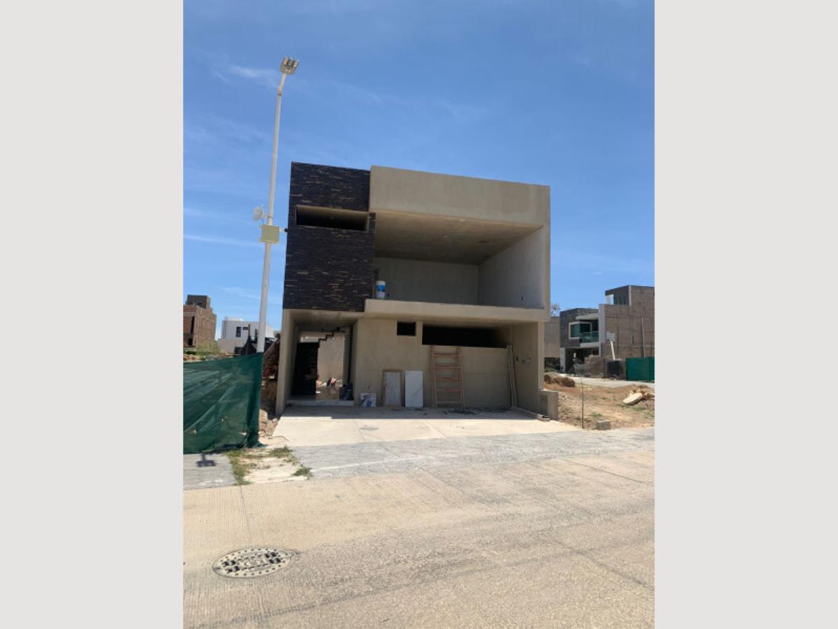 Casa en venta en Valle Imperial, Zapopan — foto 1 de 32