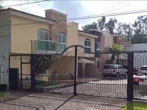 Casa en venta en Bosques de La Victoria, Guadalajara — foto 3 de 6