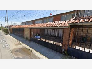 Casa en venta en Villas Fontana, Toluca — foto 3 de 8