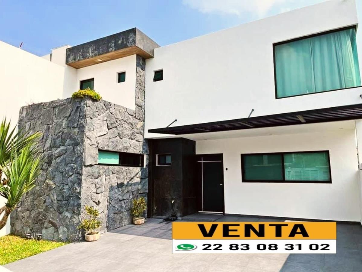 Casa en venta en Lomas de la Rioja, Alvarado — foto 1 de 12