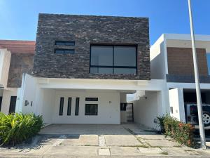 Casa en Lomas de la Rioja, Alvarado, Veracruz de Ignacio de la Llave