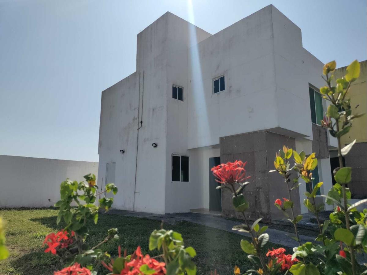 Casa en renta en Banus, Alvarado — foto 1 de 9