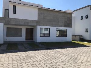 Casa en venta en San Miguel Totocuitlapilco, Metepec — foto 2 de 10