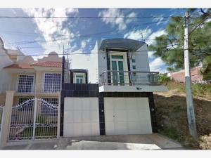 Casa en remate en Lomas Del Valle, Uruapan, Michoacán de Ocampo