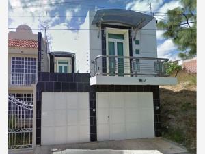 Casa en venta en Lomas Del Valle, Uruapan — foto 2 de 4