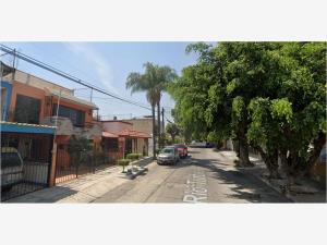 Casa en Jardines del Rosario, Guadalajara, Jalisco
