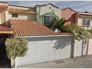 Casa en venta en Bosques de la Alameda, Celaya — foto 2 de 9