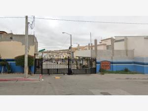 Casa en Urbi Quinta del Cedro, Tijuana, Baja California