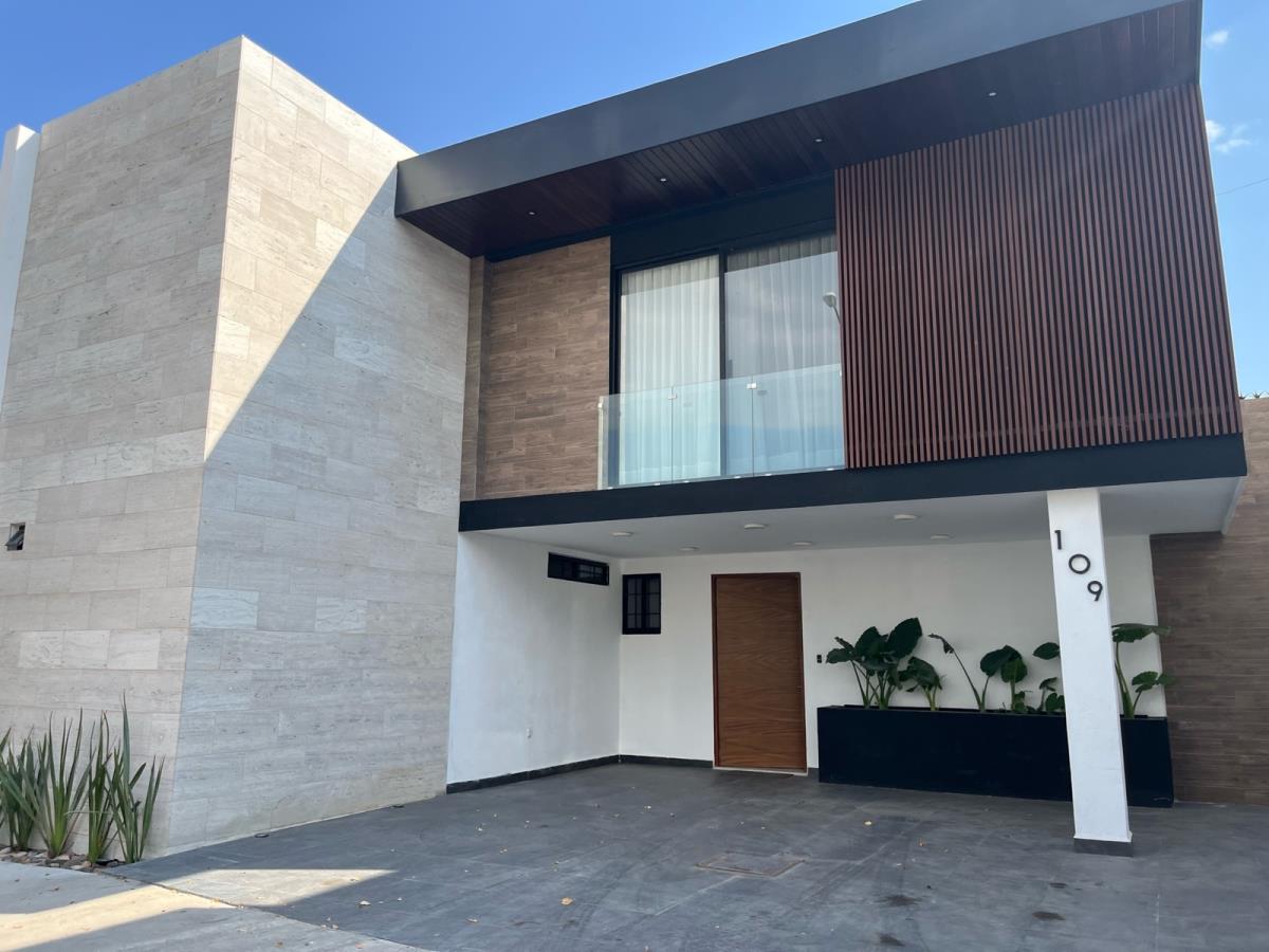 Casa en venta en Porta Fontana, León — foto 1 de 25