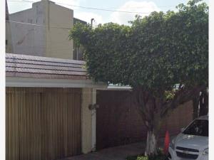 Casa en Jardines de Guadalupe, Zapopan, Jalisco