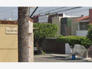 Casa en Jardines de Guadalupe, Zapopan, Jalisco