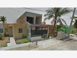 Casa en venta en Jardines de Tlajomulco, Tlajomulco de Zúñiga — foto 3 de 10