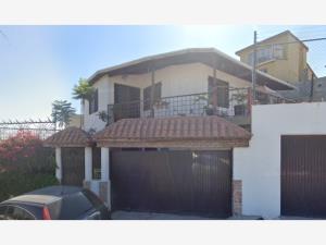 Casa en Villa Fontana IX, Tijuana, Baja California