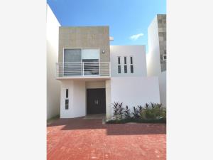 Casa en Izamal Residencial, Benito Juárez, Quintana Roo