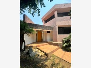 Casa en renta en Club de golf Tabachines, Cuernavaca — foto 2 de 24