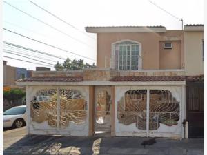 Casa en Parques Del Nilo, Guadalajara, Jalisco