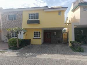 Casa en Nueva Galicia Residencial, Tlajomulco de Zúñiga, Jalisco