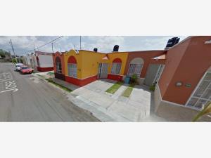Casa en Magisterial, Irapuato, Guanajuato