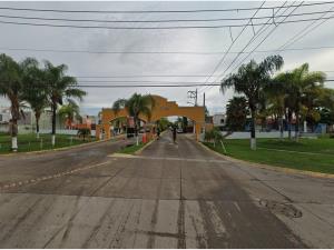 Casa en Jardines Del Edén, Tlajomulco de Zúñiga, Jalisco