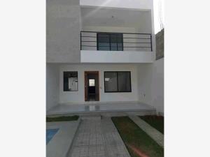 Casa en venta en Pedregal de las Fuentes, Jiutepec — foto 2 de 16