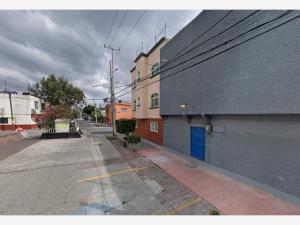 Casa en venta en Martires de Rio Blanco, Gustavo A. Madero — foto 2 de 13