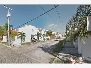 Casa en remate en Nuevo Salagua, Manzanillo, Colima