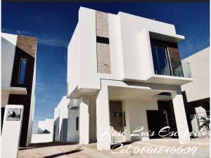 Casa en venta en Hacienda Paseo de Santiago Residencial, Mexicali — foto 2 de 14