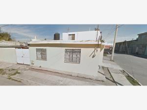 Casa en venta en Virreyes Colonial, Saltillo — foto 3 de 11